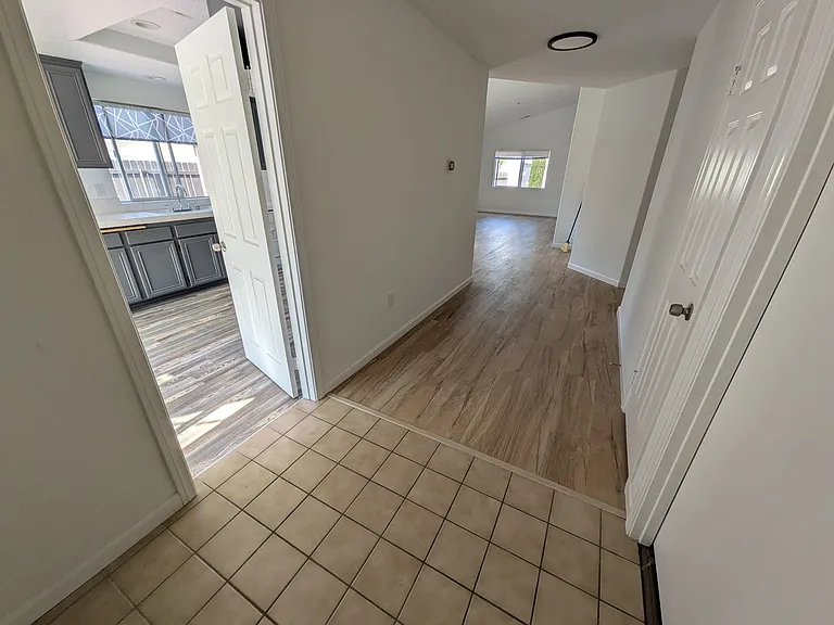 583 Hildale Cir — Photo 24