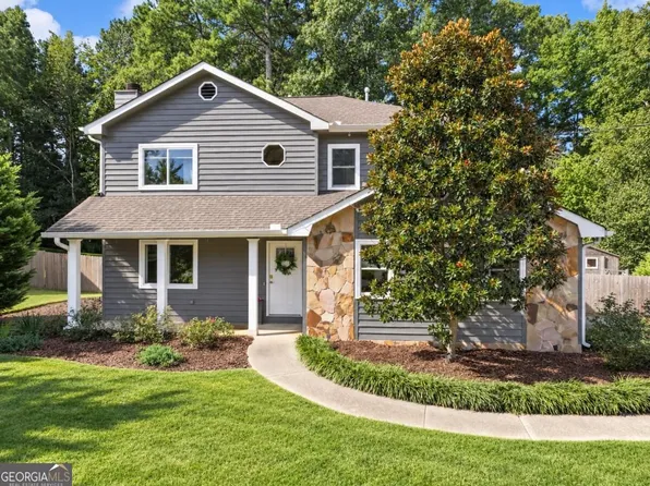 1229 Gate Post Ln, Lawrenceville, GA 30044