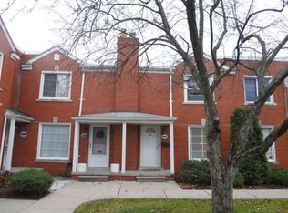697 Saint Clair St, Grosse Pointe, MI 48230