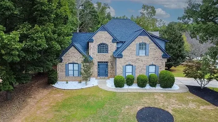 4 bed, 2.5 bath, 2848 sqft, $3,200 — Photo 1