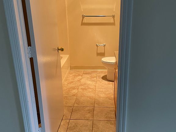 5th image of 1-32 Bense Ct #23