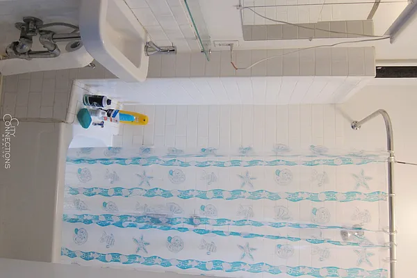 Rented by City Connections Realty | media 9