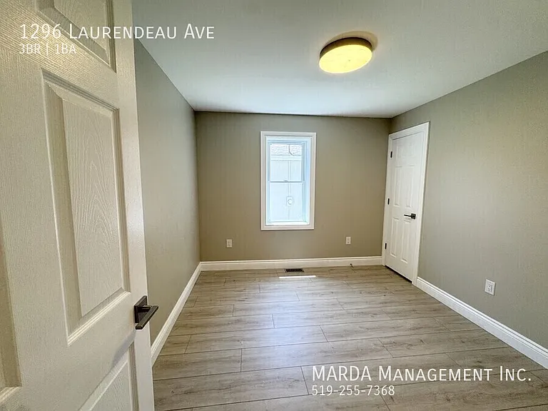 1296 Laurendeau Ave — Photo 14