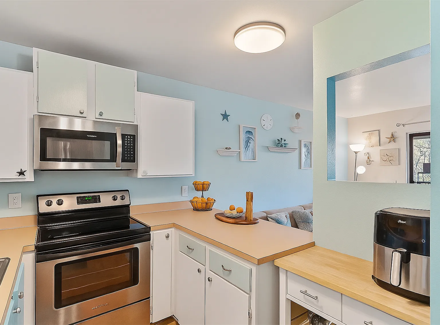 2 bed, 705 sqft, $2,700 — Photo 4