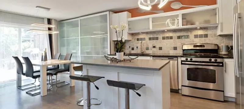 3 bed, 2.5 bath, 2085 sqft, $3,200 — Photo 3