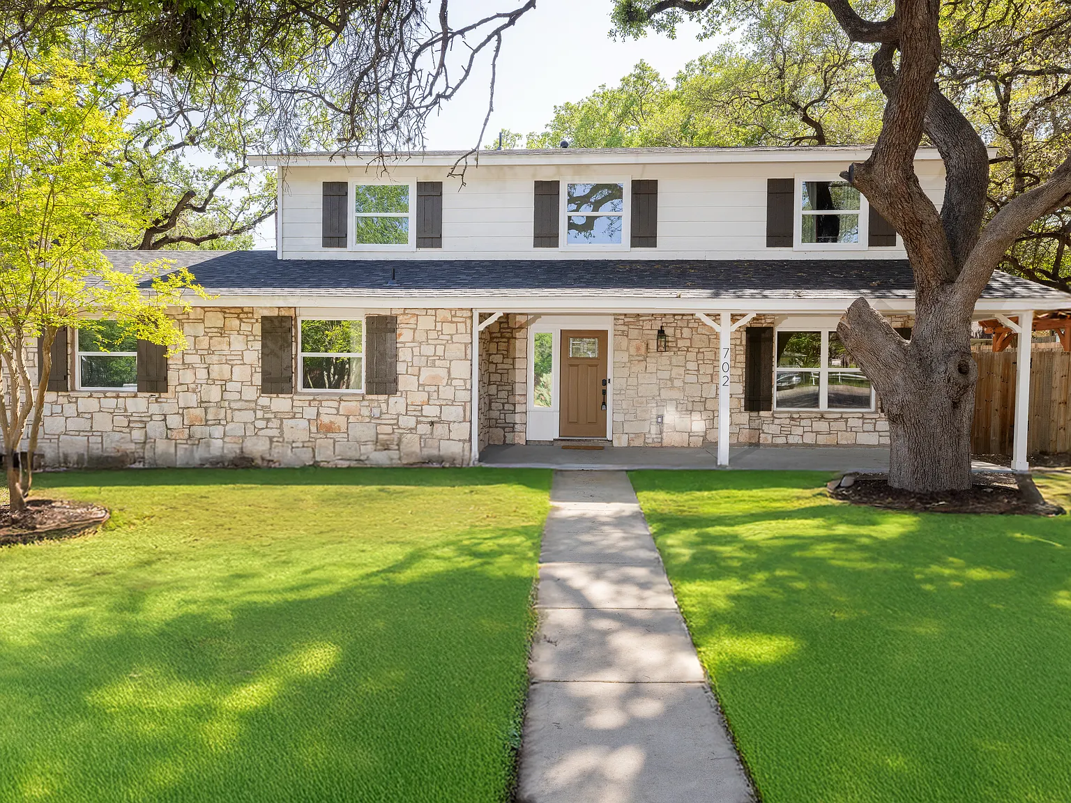 4 bed, 2.5 bath, 1768 sqft, $7,500 — Photo 1