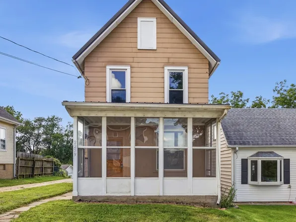 2259 Schroeder St, Dubuque, IA 52001
