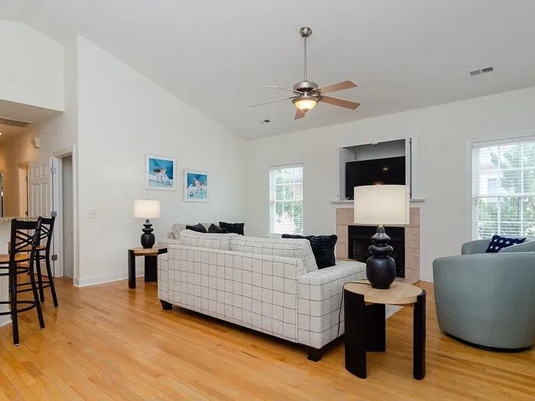 1713 Mackerel Ln — Photo 7