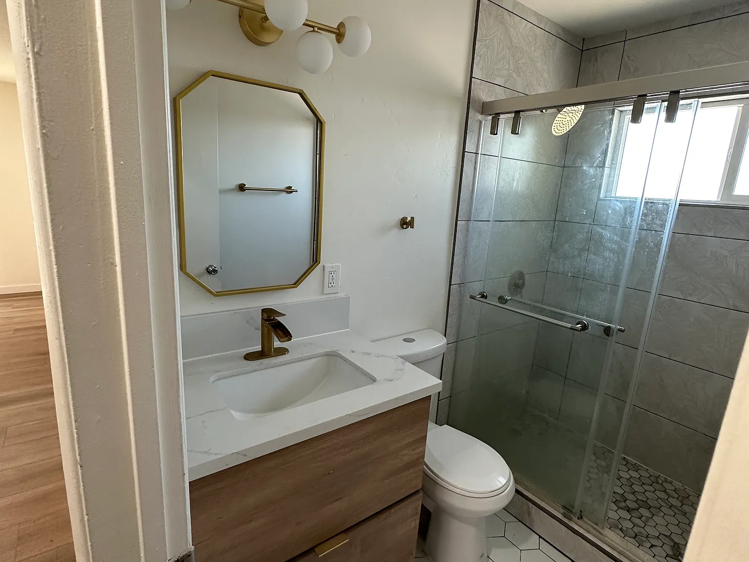 2 bed, 755 sqft, $3,150 — Photo 2