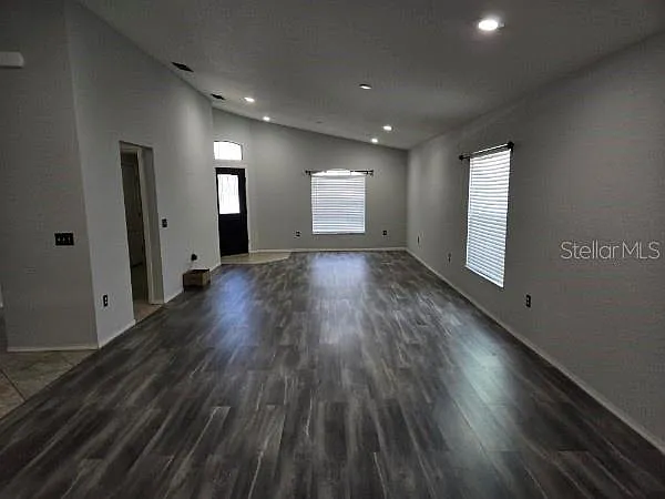 3 bed, 2.0 bath, 1893 sqft, $2,300 — Photo 3