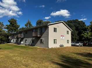 321 20th Ave E APT B, Menomonie, WI 54751