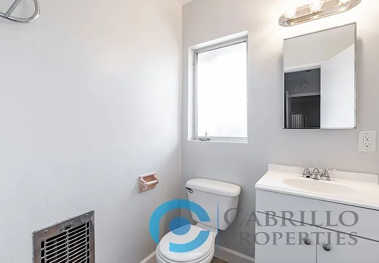 2401 C St #C — Photo 12