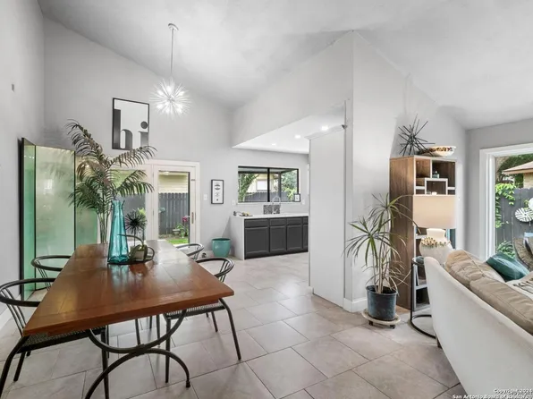 11839 BURNING BEND ST, San Antonio, TX 78249