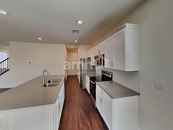 4th image of 126 Charmante Tulip Ln
