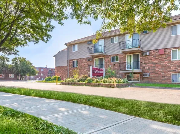 Highlander, 4337 Clarkwood Pkwy #B406, Cleveland, OH 44128