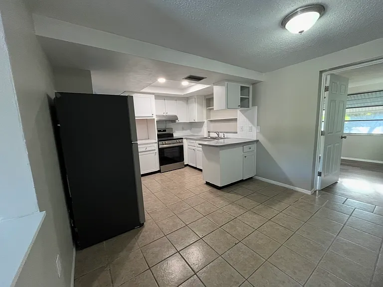 Kitchen with option for a table and chairs