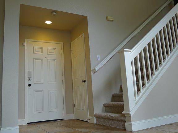 3rd image of 9318 Laguna Pointe Way