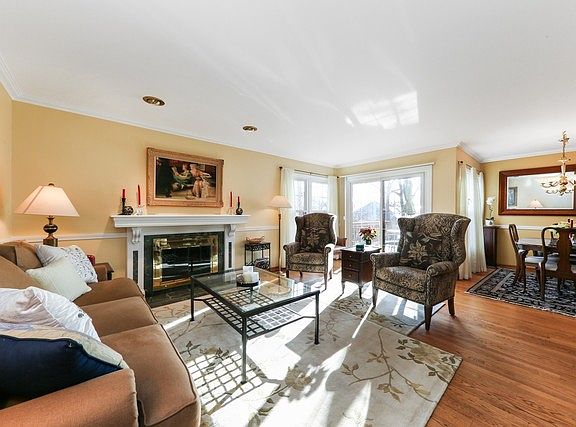 2nd image of 1134 Wheaton Oaks Dr #0