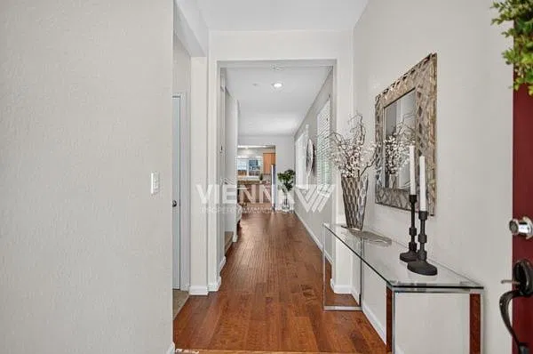 4 bed, 3.0 bath, 2000 sqft, $2,850 — Photo 4
