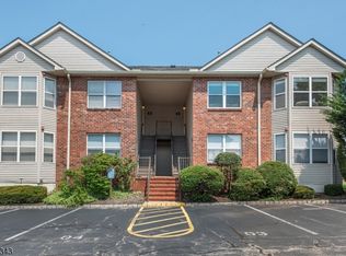 3 Jennifer Dr, East Hanover, NJ 07936