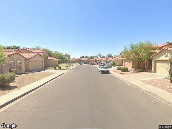 Exterior Neighborhood (street photo)