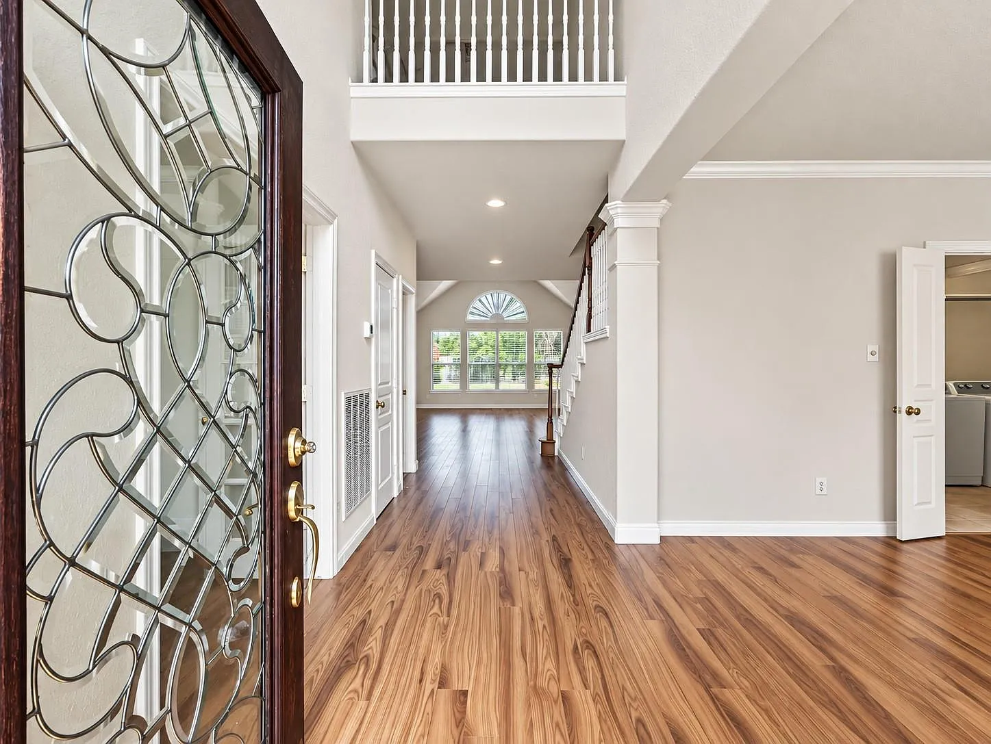 5 bed, 3.5 bath, 3250 sqft, $2,800 — Photo 3