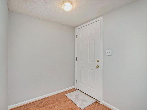 4th image of 3671 Essex Ave