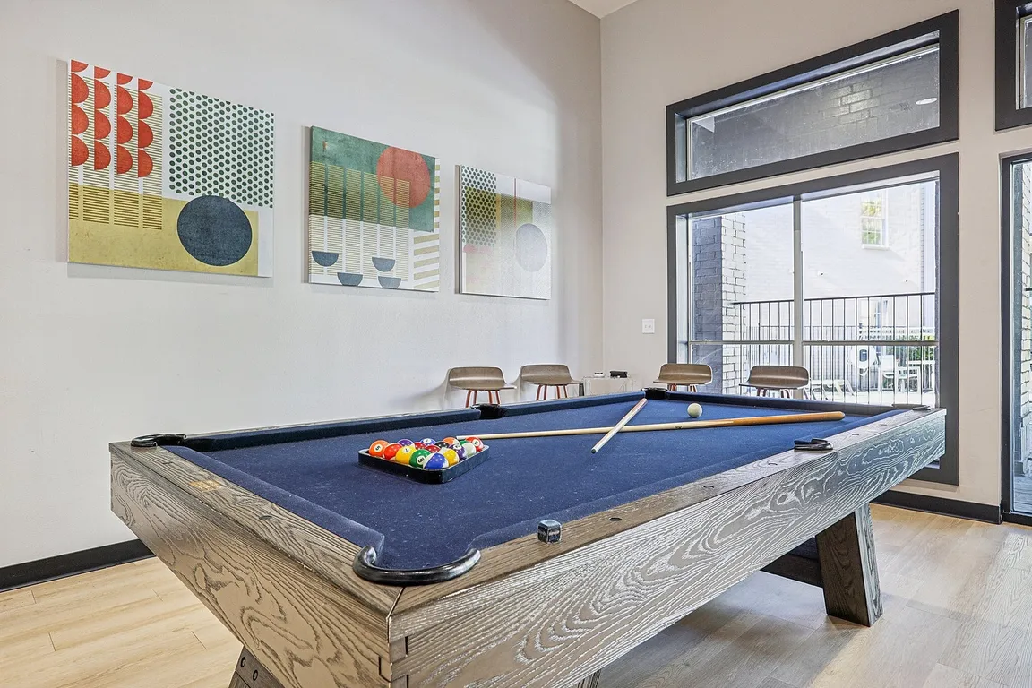 12-web-or-mls-West Ave Clubhouse-1601-912