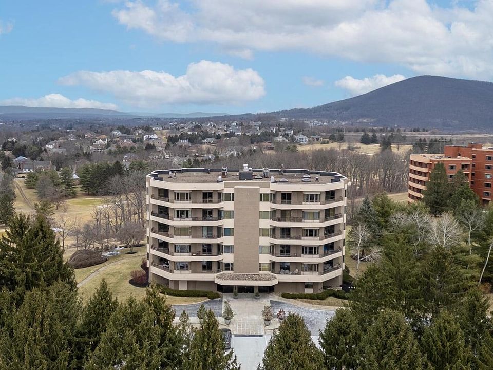 1st image of 425 Windmere Dr APT 2B