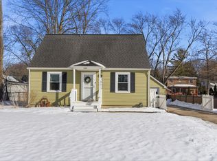 2851 Elmwood Ave, Ann Arbor, MI 48104