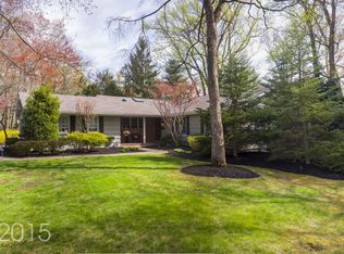 7 Stone Fence Rd, Allendale, NJ 07401