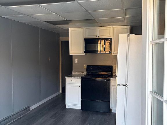 4th image of 1143 E Webster St