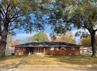 117 E Cloverdale Dr, Brinkley, AR 72021