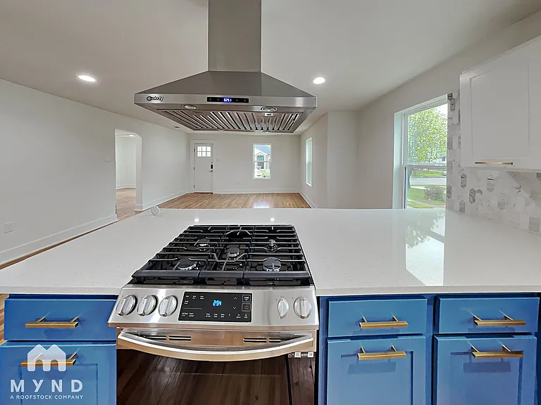 2718 Lawrence St — Photo 6