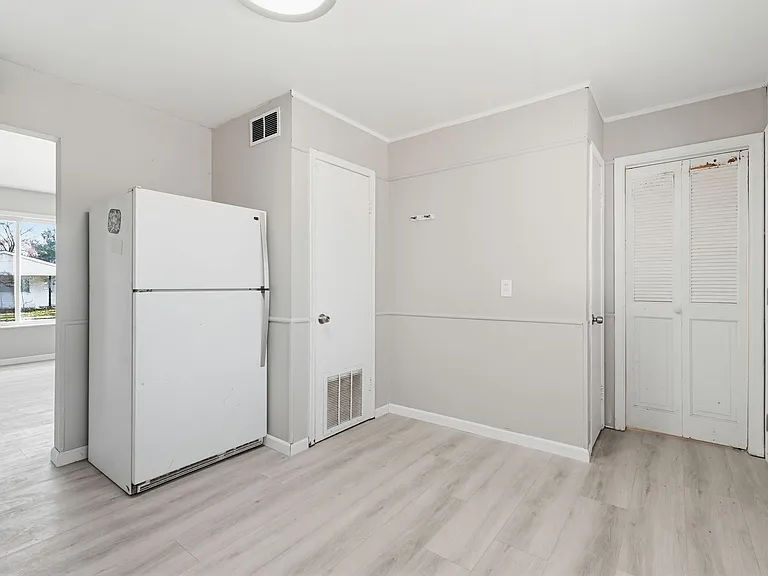 14921 Myola Ave — Photo 11