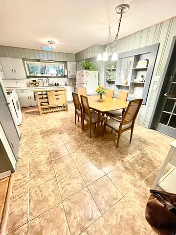 1909 Colony Dr — Photo 12