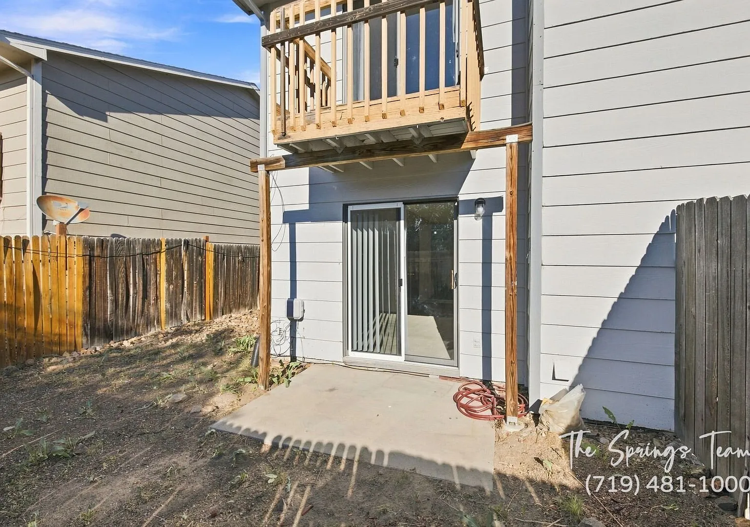Charming 2 Bedroom Townhome In Ne Springs (D-20)! - Security Deposit Waiver Available — Photo 4