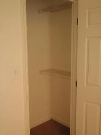 2 bed, 1000 sqft, $1,050 — Photo 4