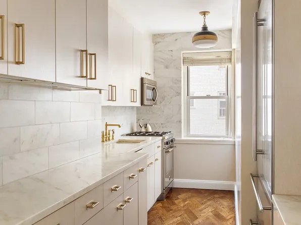 45 Sutton Place 16O image 3 of 6