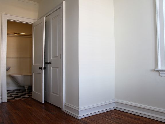 3rd image of 811 N Boulevard APT 3