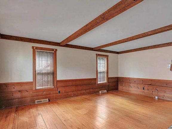 Front Family Room_10032022