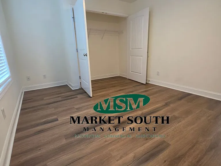 761 E Anderson St — Photo 29