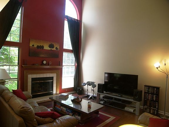 3rd image of 4411 Edinburg Ln
