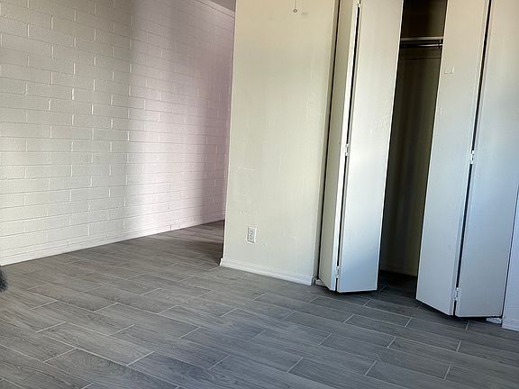 4th image of 5325 N 30th Dr APT 6