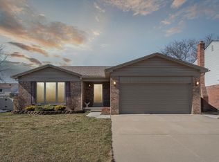 920 Kings Way, Canton, MI 48188