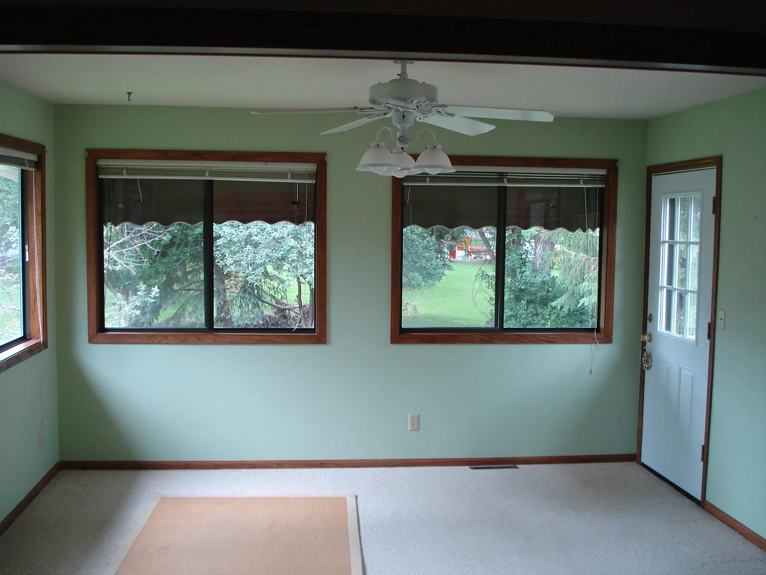 3 bed, 2000 sqft, $2,700 — Photo 4