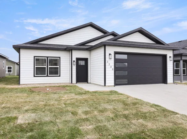 3308 34th St W, Williston, ND 58801
