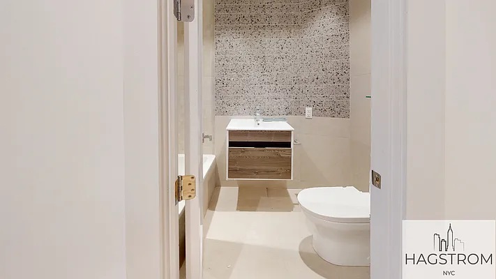 Rented by Hagstrom Management Inc | media 33