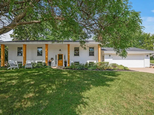4916 Lantana Ln, Edina, MN 55435