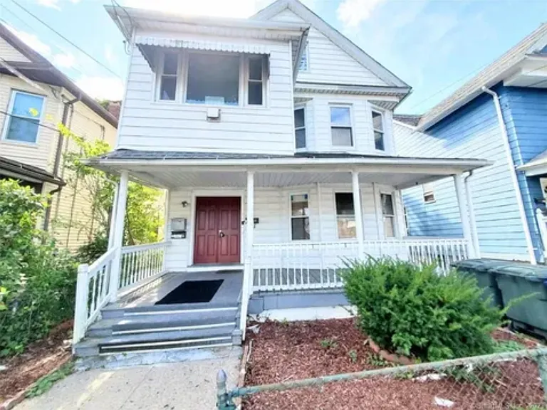 1315 Howard Ave — Photo 9